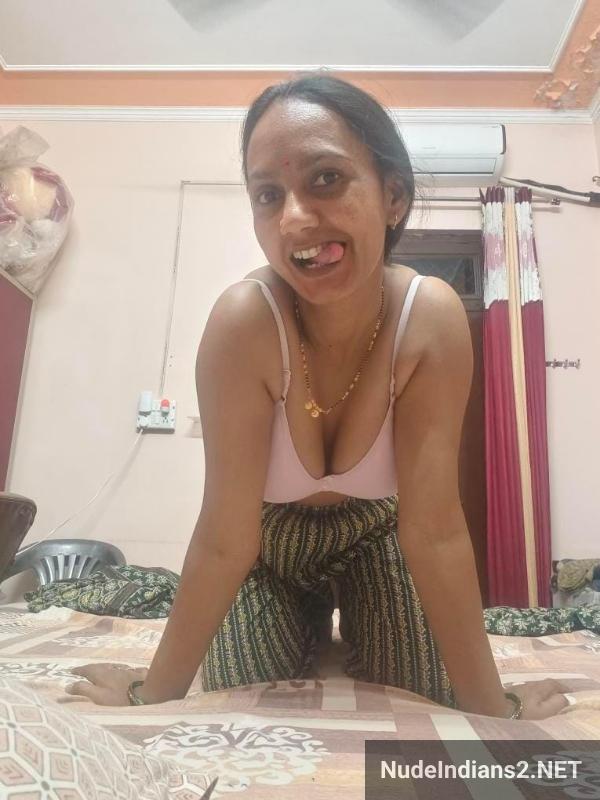 https://pub-5fcdf72a54cd4edbb03ec3edaa415a42.r2.dev/nakedleaks/kanpur_woman_manju's_intimate_selfies_captured_by_spouse/12.jpg