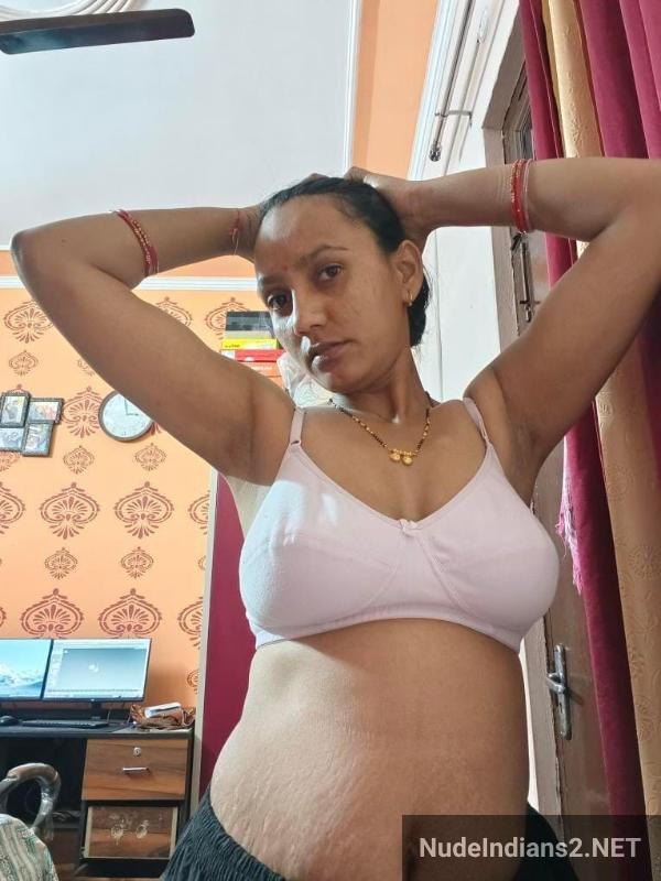 https://pub-5fcdf72a54cd4edbb03ec3edaa415a42.r2.dev/nakedleaks/kanpur_woman_manju's_intimate_selfies_captured_by_spouse/21.jpg