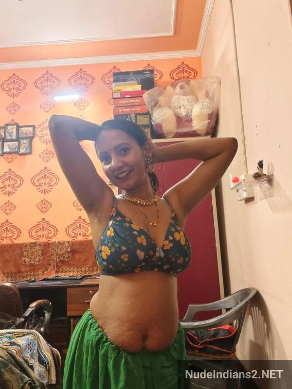 https://pub-5fcdf72a54cd4edbb03ec3edaa415a42.r2.dev/nakedleaks/kanpur_woman_manju's_intimate_selfies_captured_by_spouse/22.jpg