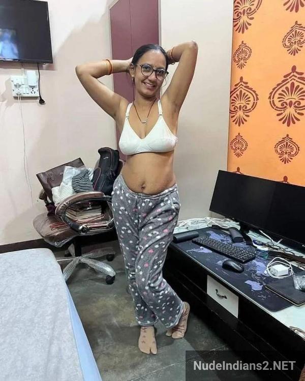 https://pub-5fcdf72a54cd4edbb03ec3edaa415a42.r2.dev/nakedleaks/kanpur_woman_manju's_intimate_selfies_captured_by_spouse/38.jpg