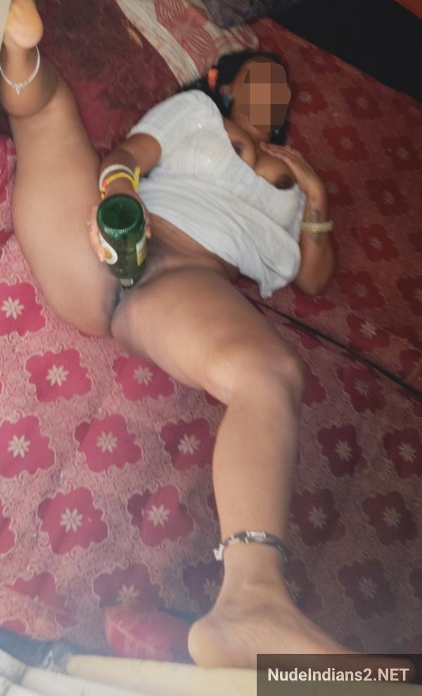 https://pub-5fcdf72a54cd4edbb03ec3edaa415a42.r2.dev/nakedleaks/kavita,_a_mallu_bhabhi,_caught_in_a_scandalous_affair/33.jpg