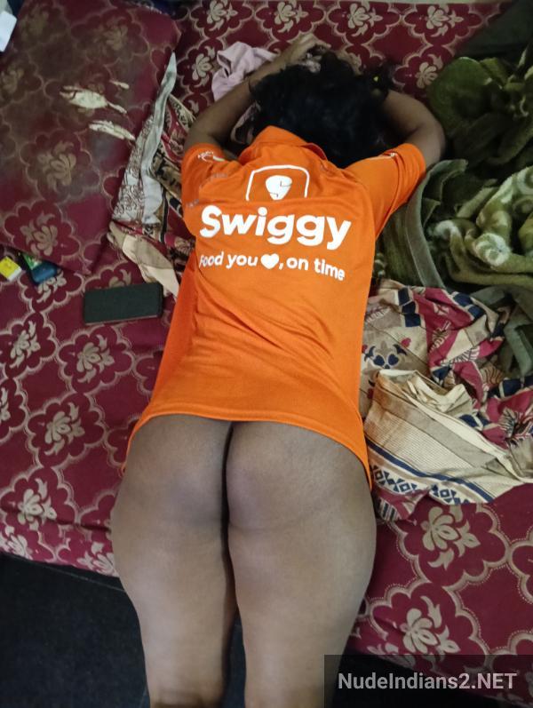 https://pub-5fcdf72a54cd4edbb03ec3edaa415a42.r2.dev/nakedleaks/kavita,_a_mallu_bhabhi,_caught_in_a_scandalous_affair/52.jpg