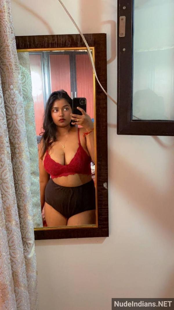 https://pub-5fcdf72a54cd4edbb03ec3edaa415a42.r2.dev/nakedleaks/kerala_gf_preethi's_seductive_booty_snaps_for_sensual_pleasure/13.jpg