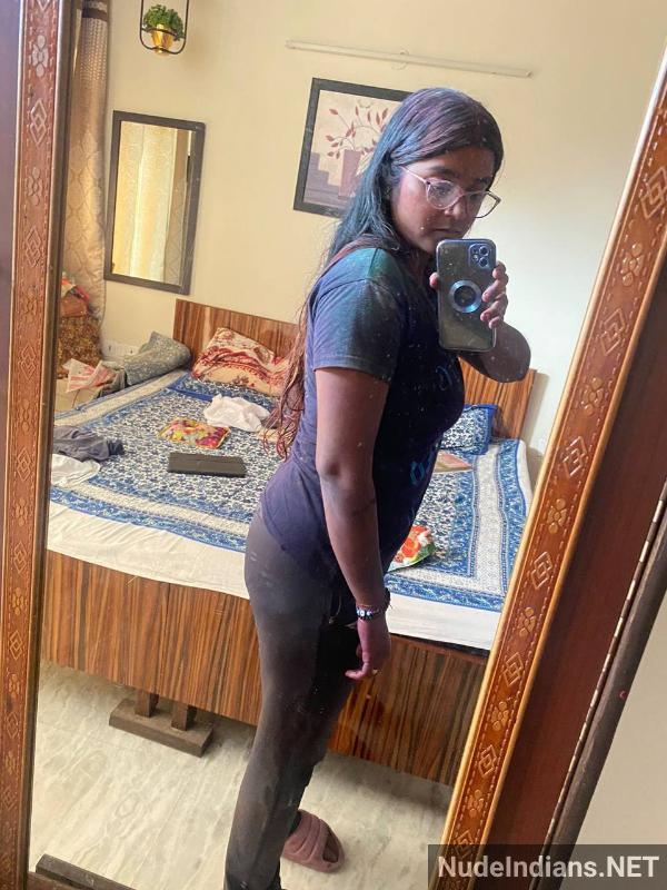 https://pub-5fcdf72a54cd4edbb03ec3edaa415a42.r2.dev/nakedleaks/kerala_gf_preethi's_seductive_booty_snaps_for_sensual_pleasure/21.jpg