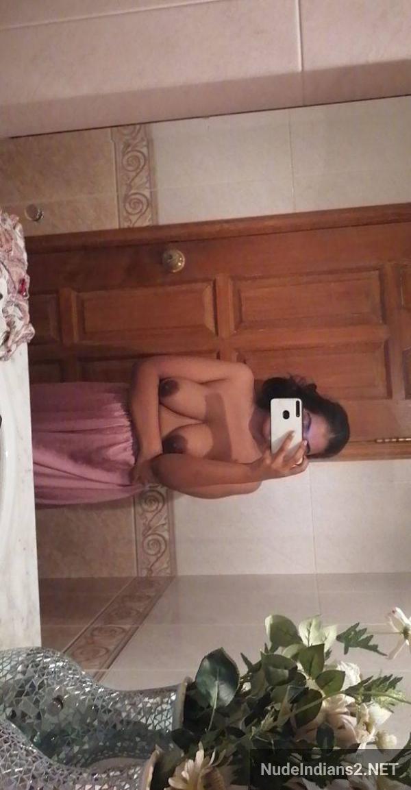 https://pub-5fcdf72a54cd4edbb03ec3edaa415a42.r2.dev/nakedleaks/kerala_girl_shreelata_nair_reveals_voluptuous_form_in_pictures/31.jpg
