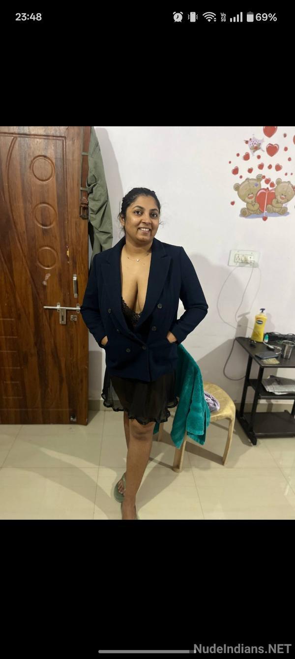 https://pub-5fcdf72a54cd4edbb03ec3edaa415a42.r2.dev/nakedleaks/kerala_married_woman_dhanashree's_intimate_photos_on_honeymoon/13.jpg
