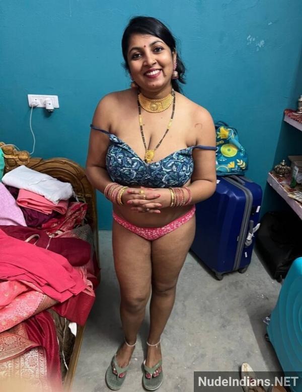 https://pub-5fcdf72a54cd4edbb03ec3edaa415a42.r2.dev/nakedleaks/kerala_married_woman_dhanashree's_intimate_photos_on_honeymoon/18.jpg
