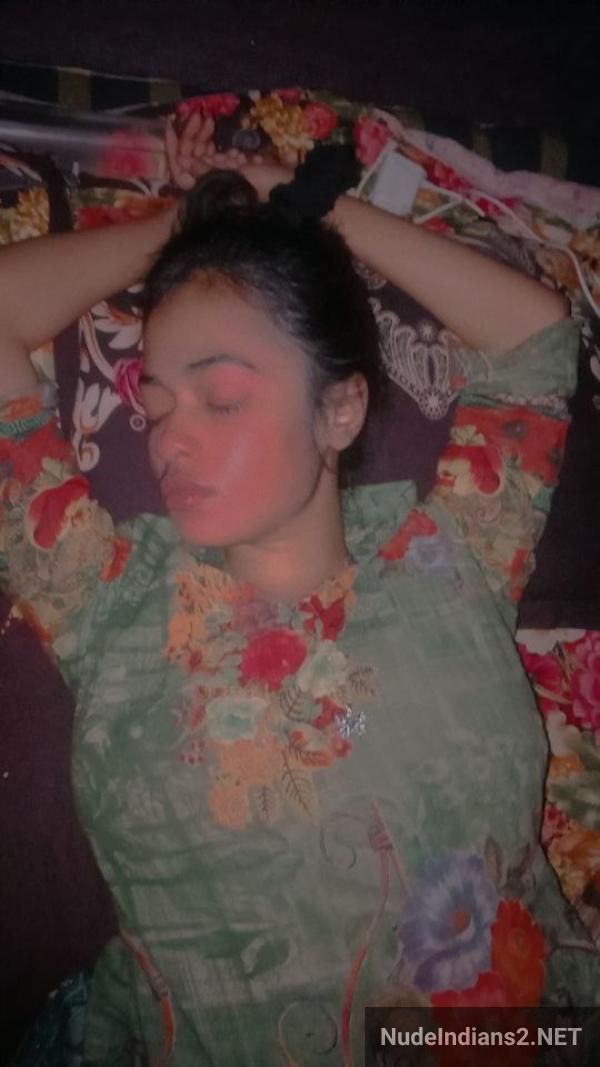 https://pub-5fcdf72a54cd4edbb03ec3edaa415a42.r2.dev/nakedleaks/kolkata_beauty_bristi_roy_reveals_her_radiant_skin_and_alluring_figure/18.jpg