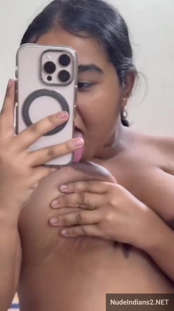https://pub-5fcdf72a54cd4edbb03ec3edaa415a42.r2.dev/nakedleaks/kolkata_chubby_gal_srishti_roy_reveals_all_in_black_lingerie/21.jpg