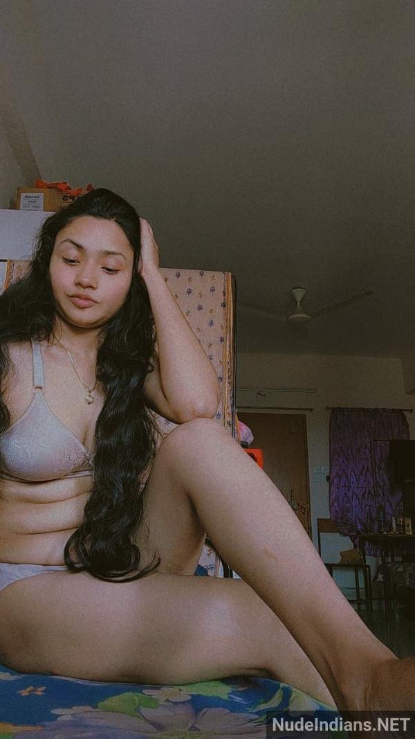 https://pub-5fcdf72a54cd4edbb03ec3edaa415a42.r2.dev/nakedleaks/kolkata_girl_monisha_flaunts_lingerie_and_body_for_her_boyfriend/10.jpg