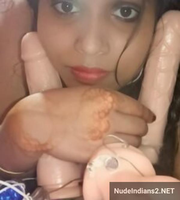 https://pub-5fcdf72a54cd4edbb03ec3edaa415a42.r2.dev/nakedleaks/kolkata_seductive_wife_urmila_roy_flaunts_busty_physique_in_intimate_photos/36.jpg