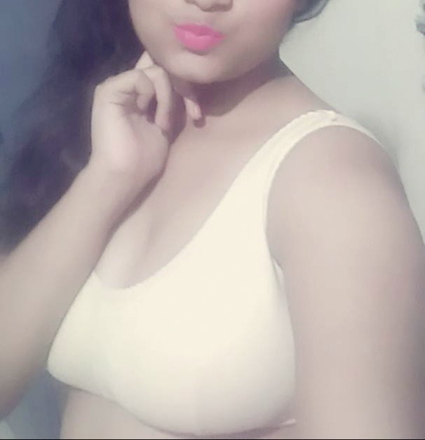 https://pub-5fcdf72a54cd4edbb03ec3edaa415a42.r2.dev/nakedleaks/large_boobs_of_mama's_daughter/1.jpg