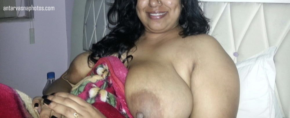 https://pub-5fcdf72a54cd4edbb03ec3edaa415a42.r2.dev/nakedleaks/large_bust_indian_wife's_intimate_pictures/3.jpg