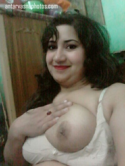 Large Indian breasts exposed in selfies