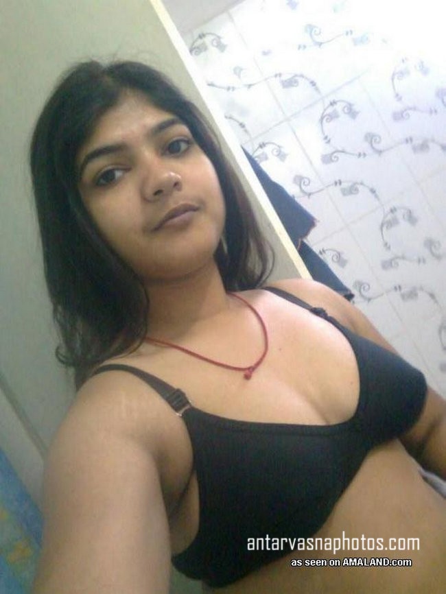 https://pub-5fcdf72a54cd4edbb03ec3edaa415a42.r2.dev/nakedleaks/latest_nude_photos_of_indian_girls_in_2019/1.jpg