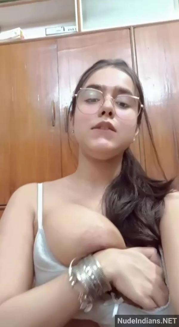 https://pub-5fcdf72a54cd4edbb03ec3edaa415a42.r2.dev/nakedleaks/lucknow_beauty_indulges_in_self-pleasure_with_sensuous_massage/4.jpg