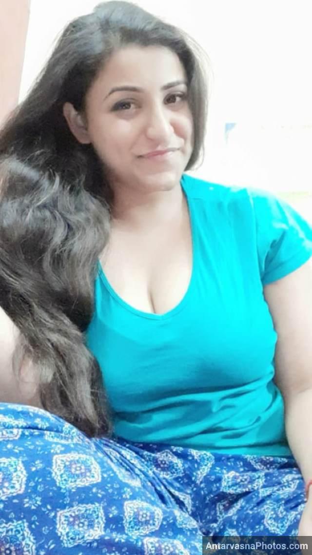 https://pub-5fcdf72a54cd4edbb03ec3edaa415a42.r2.dev/nakedleaks/madhuri's_captivating_indian_boobs_pictures/0.jpg