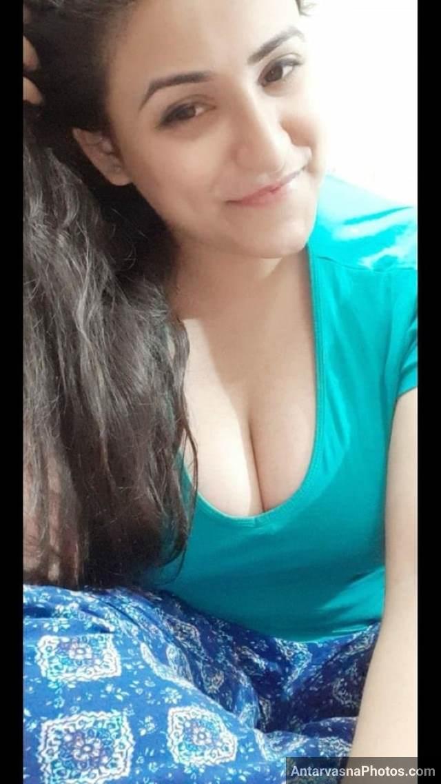 https://pub-5fcdf72a54cd4edbb03ec3edaa415a42.r2.dev/nakedleaks/madhuri's_captivating_indian_boobs_pictures/2.jpg