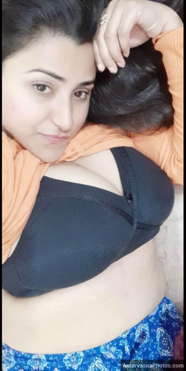 https://pub-5fcdf72a54cd4edbb03ec3edaa415a42.r2.dev/nakedleaks/madhuri's_captivating_indian_boobs_pictures/20.jpg