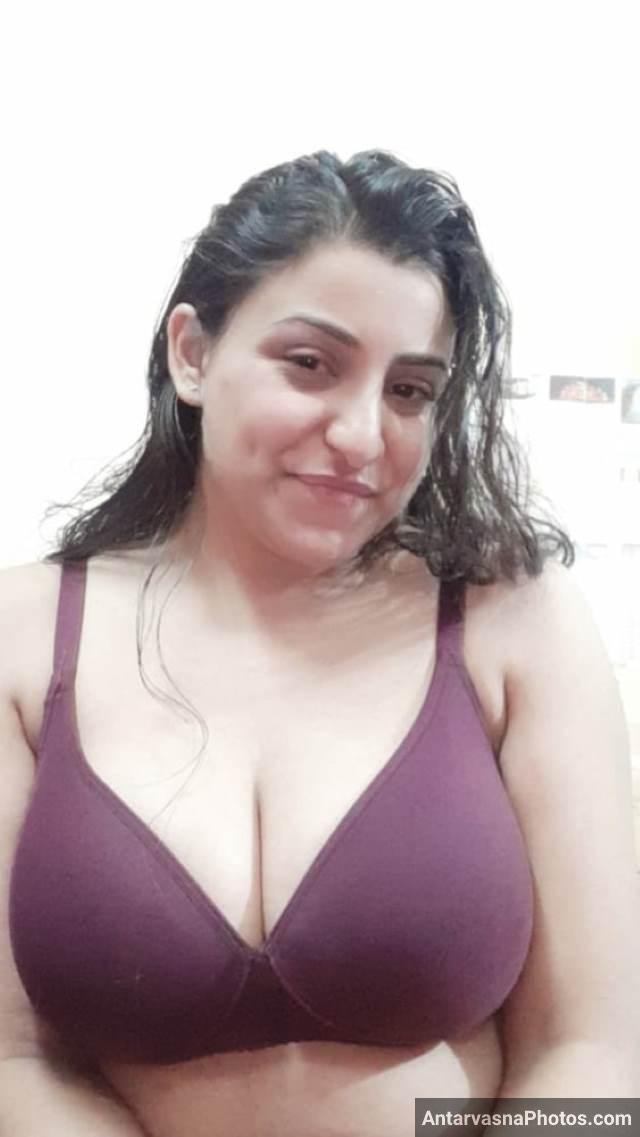 https://pub-5fcdf72a54cd4edbb03ec3edaa415a42.r2.dev/nakedleaks/madhuri's_captivating_indian_boobs_pictures/7.jpg