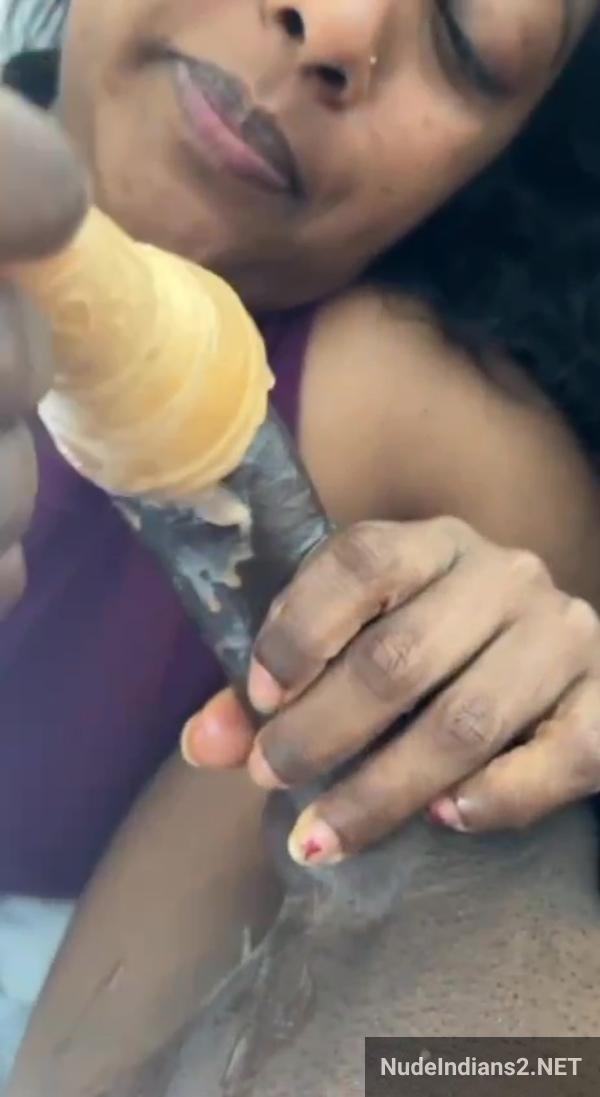 https://pub-5fcdf72a54cd4edbb03ec3edaa415a42.r2.dev/nakedleaks/madurai_housewife_kavita_enjoys_a_sweet_treat_with_mr._reddy/26.jpg