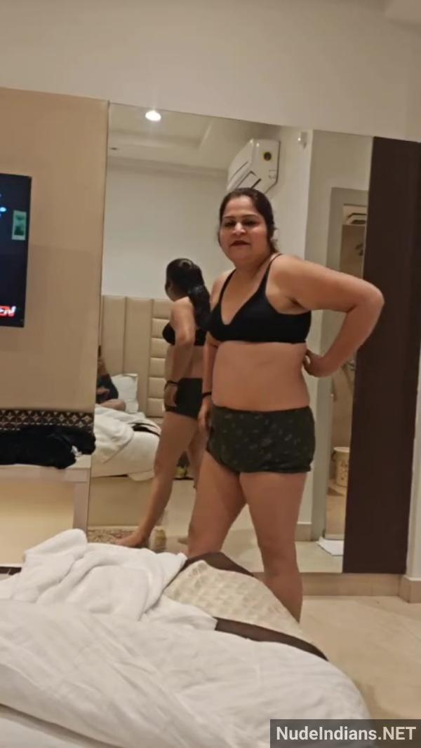 https://pub-5fcdf72a54cd4edbb03ec3edaa415a42.r2.dev/nakedleaks/mainpuri_legislator's_son_involved_in_scandalous_affair_with_a_seductive_lady/1.jpg