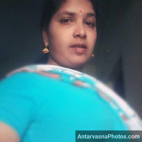 https://pub-5fcdf72a54cd4edbb03ec3edaa415a42.r2.dev/nakedleaks/mallu_aunty_in_saree_showing_off_her_boobs/0.jpg