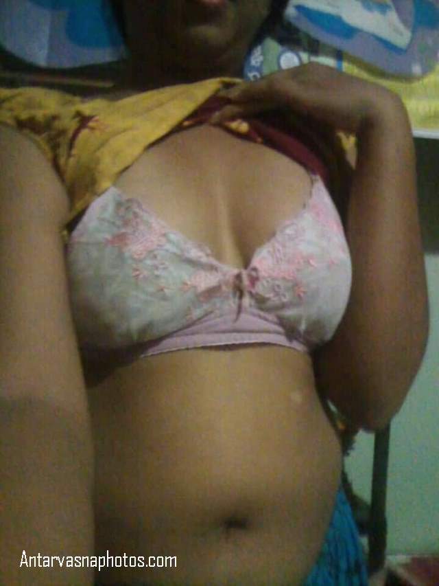 https://pub-5fcdf72a54cd4edbb03ec3edaa415a42.r2.dev/nakedleaks/mallu_chick_anju's_spicy_pictures/1.jpg