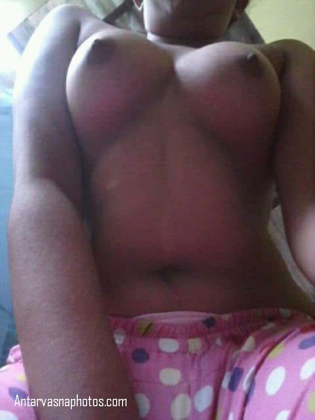 https://pub-5fcdf72a54cd4edbb03ec3edaa415a42.r2.dev/nakedleaks/mallu_chick_anju's_spicy_pictures/2.jpg