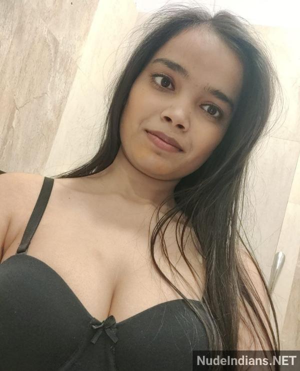 https://pub-5fcdf72a54cd4edbb03ec3edaa415a42.r2.dev/nakedleaks/mallu_girlfriend_shruthi_teases_with_juicy_boobs_in_bed_prior_to_intimacy/32.jpg