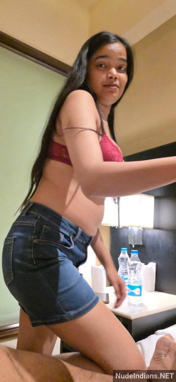 https://pub-5fcdf72a54cd4edbb03ec3edaa415a42.r2.dev/nakedleaks/mallu_girlfriend_shruthi_teases_with_juicy_boobs_in_bed_prior_to_intimacy/46.jpg