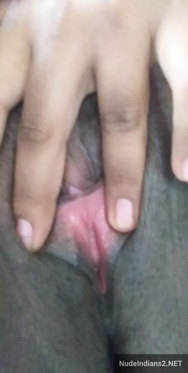 https://pub-5fcdf72a54cd4edbb03ec3edaa415a42.r2.dev/nakedleaks/mallu_student_mohini_reveals_all_to_instructor/10.jpg