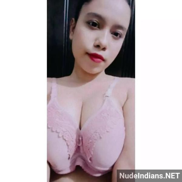 https://pub-5fcdf72a54cd4edbb03ec3edaa415a42.r2.dev/nakedleaks/manipuri_girl's_provocative_photos_in_lingerie_for_desi_boys/1.jpg