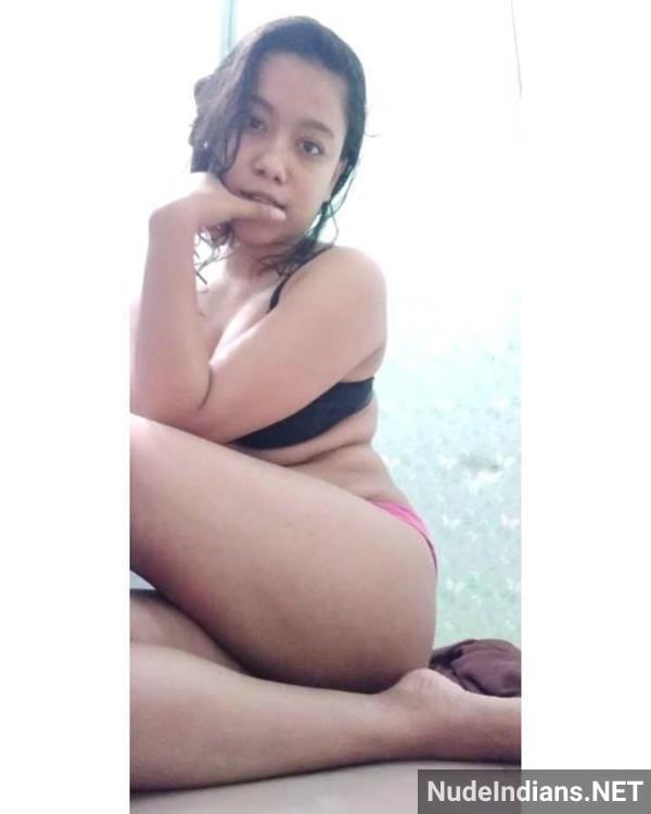 https://pub-5fcdf72a54cd4edbb03ec3edaa415a42.r2.dev/nakedleaks/manipuri_girl's_provocative_photos_in_lingerie_for_desi_boys/10.jpg