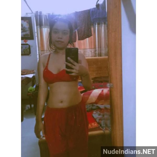 https://pub-5fcdf72a54cd4edbb03ec3edaa415a42.r2.dev/nakedleaks/manipuri_girl's_provocative_photos_in_lingerie_for_desi_boys/17.jpg