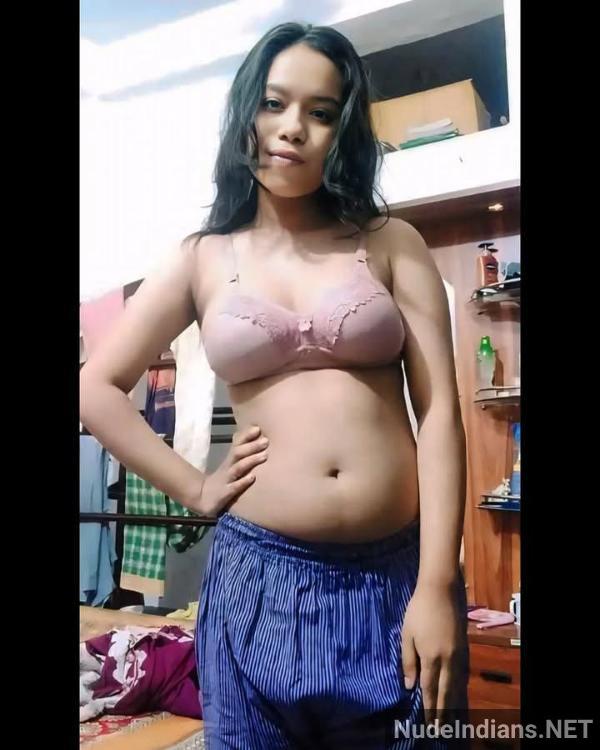 https://pub-5fcdf72a54cd4edbb03ec3edaa415a42.r2.dev/nakedleaks/manipuri_girl's_provocative_photos_in_lingerie_for_desi_boys/51.jpg
