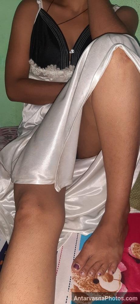 https://pub-5fcdf72a54cd4edbb03ec3edaa415a42.r2.dev/nakedleaks/marathi_housewife_reveals_in_photos/10.jpg