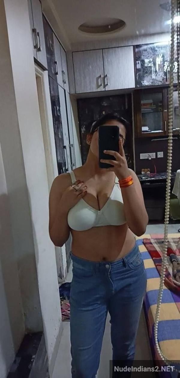 https://pub-5fcdf72a54cd4edbb03ec3edaa415a42.r2.dev/nakedleaks/marathi_spunky_gal_sayali_bangale_flaunts_luscious_bosom_in_selfie/20.jpg