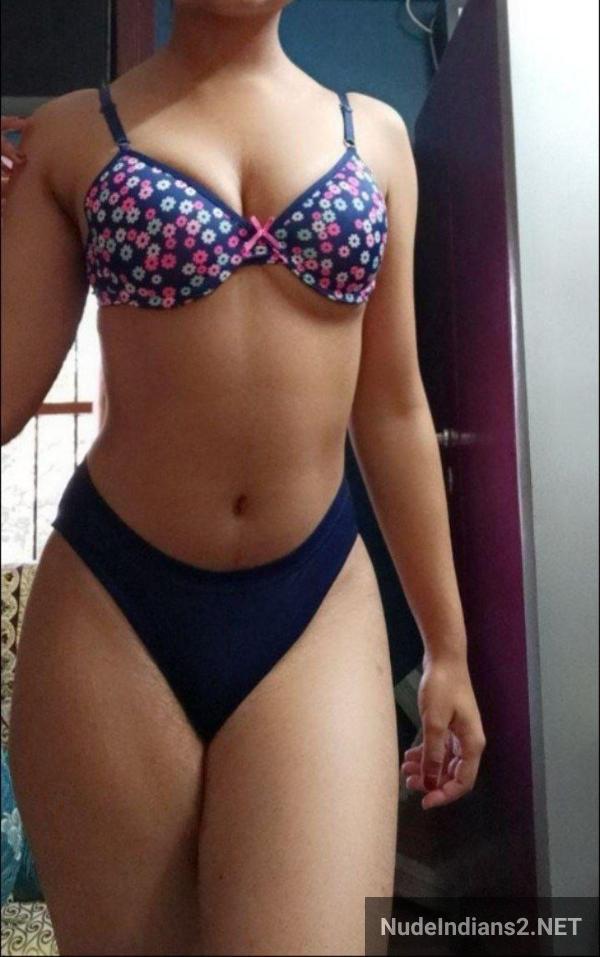 https://pub-5fcdf72a54cd4edbb03ec3edaa415a42.r2.dev/nakedleaks/marathi_woman_sonali_salvi_reveals_booty_&_intimate_photos_for_boyfriend/8.jpg