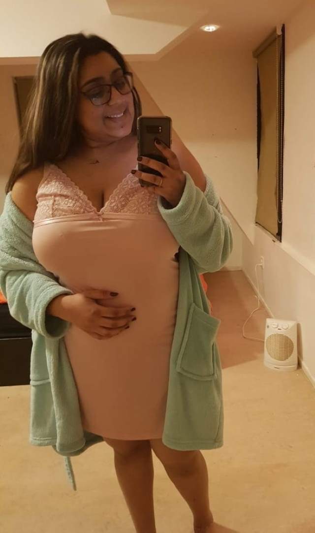 https://pub-5fcdf72a54cd4edbb03ec3edaa415a42.r2.dev/nakedleaks/meeta_aunt's_indian_big_bosom_photos/10.jpg