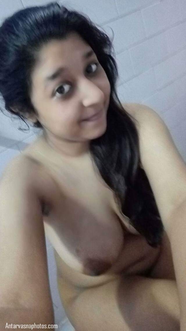 https://pub-5fcdf72a54cd4edbb03ec3edaa415a42.r2.dev/nakedleaks/mesmerizing_images_of_desi_girl_showing_big_bosoms/8.jpg