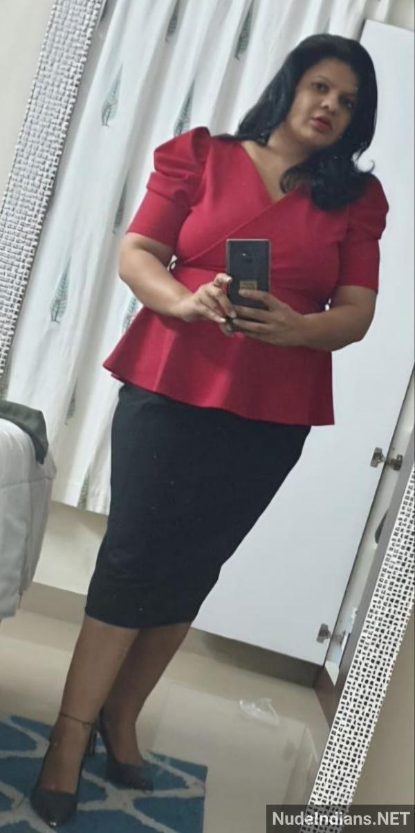 https://pub-5fcdf72a54cd4edbb03ec3edaa415a42.r2.dev/nakedleaks/milf_mrs_dixit_readies_herself_for_intense_intimacy_with_her_superior/1.jpg
