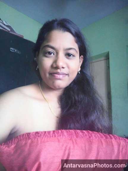 https://pub-5fcdf72a54cd4edbb03ec3edaa415a42.r2.dev/nakedleaks/mischievous_selfies_of_a_south_indian_mature_woman/2.jpg