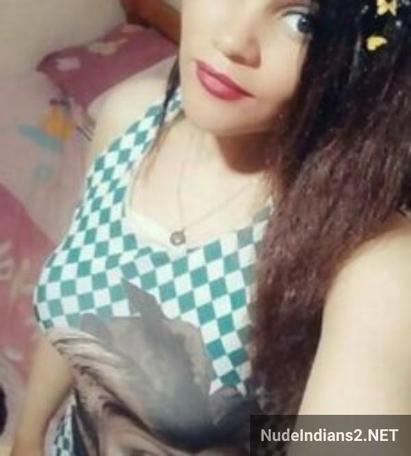 https://pub-5fcdf72a54cd4edbb03ec3edaa415a42.r2.dev/nakedleaks/mumbai_college_student_anveshi_flaunting_her_voluptuous_curves_in_lingerie/11.jpg