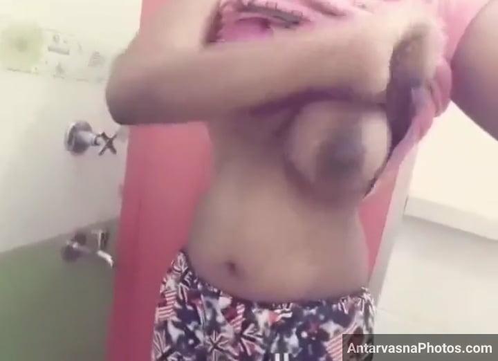 https://pub-5fcdf72a54cd4edbb03ec3edaa415a42.r2.dev/nakedleaks/mumbai_college_student_flaunting_her_large_chest_in_self-portraits/3.jpg
