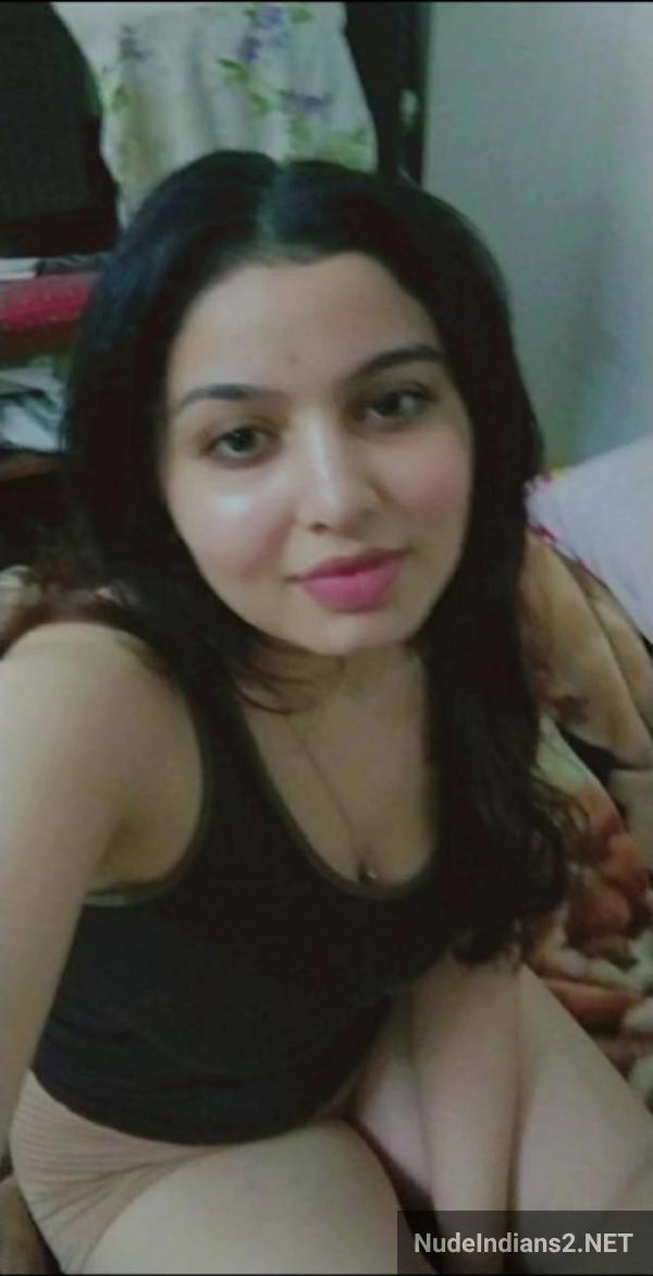 https://pub-5fcdf72a54cd4edbb03ec3edaa415a42.r2.dev/nakedleaks/muslim_beauty_sania_ashiq_showcasing_milky_white_body_in_selfies/38.jpg