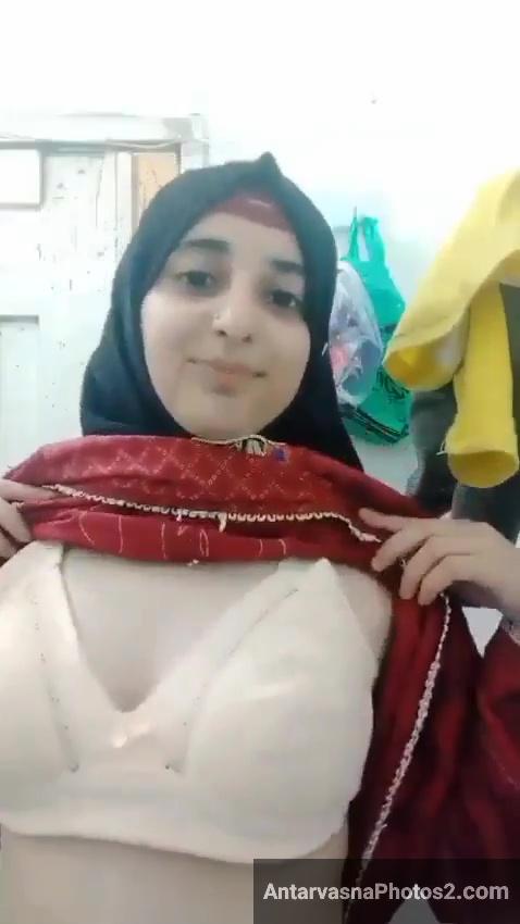 https://pub-5fcdf72a54cd4edbb03ec3edaa415a42.r2.dev/nakedleaks/muslim_bhabhi's_steamy_self-photos/13.jpg