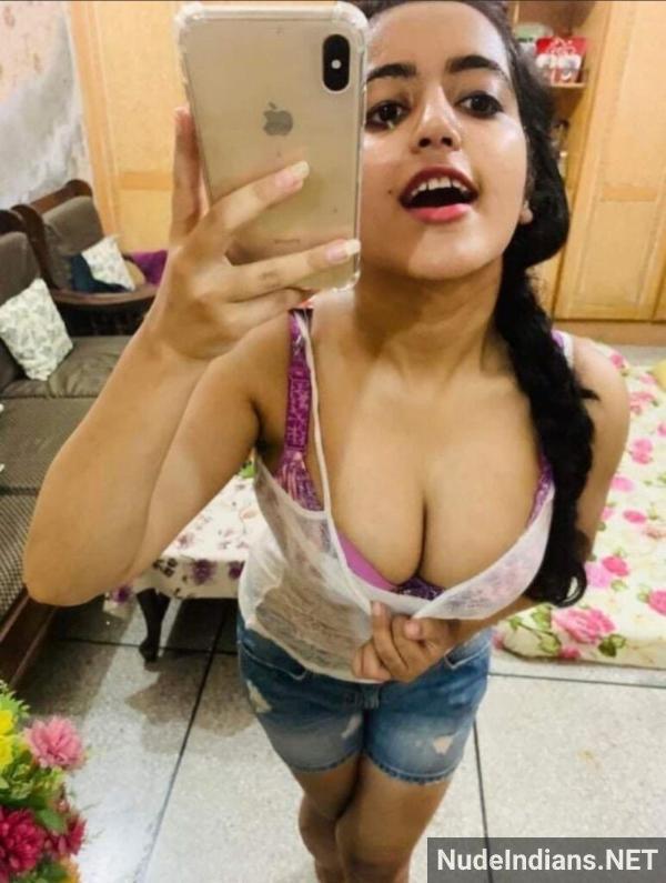 https://pub-5fcdf72a54cd4edbb03ec3edaa415a42.r2.dev/nakedleaks/muslim_indian_girl_arfa_reveals_trimmed_intimate_body_in_explicit_pictures/10.jpg