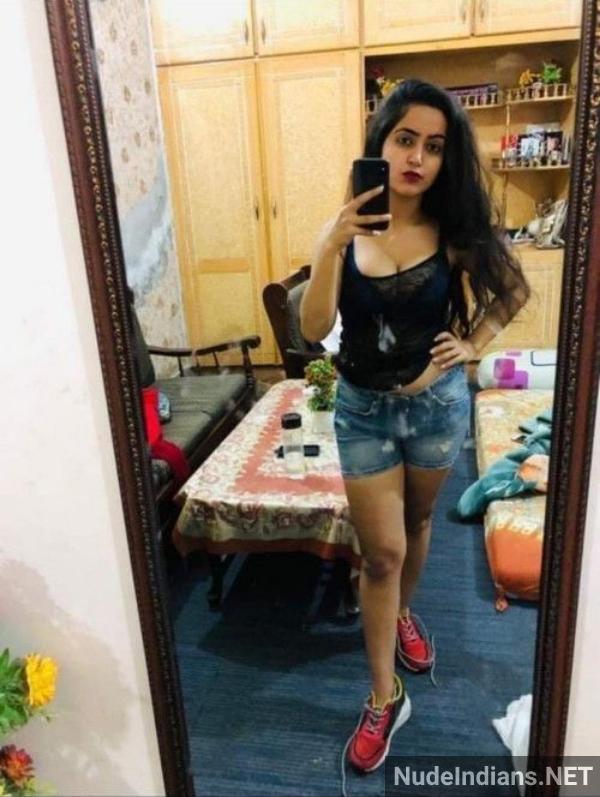 https://pub-5fcdf72a54cd4edbb03ec3edaa415a42.r2.dev/nakedleaks/muslim_indian_girl_arfa_reveals_trimmed_intimate_body_in_explicit_pictures/7.jpg