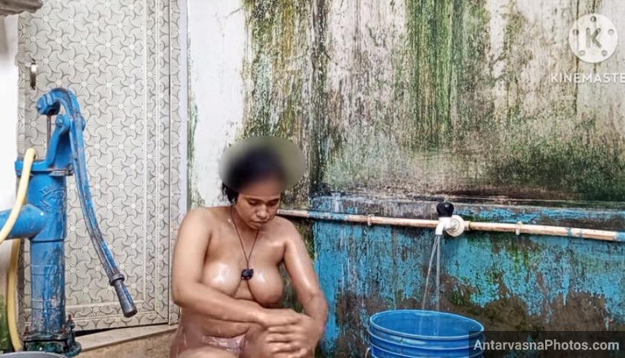 https://pub-5fcdf72a54cd4edbb03ec3edaa415a42.r2.dev/nakedleaks/muslim_rural_couple's_naked_bathroom_photos/1.jpg